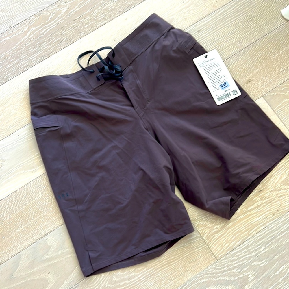 Lululemon men’s short 9”